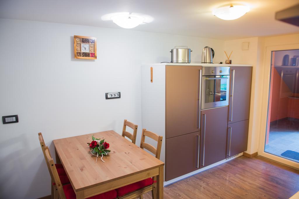 Apartment Arpa ลูบลิยานา ภายนอก รูปภาพ